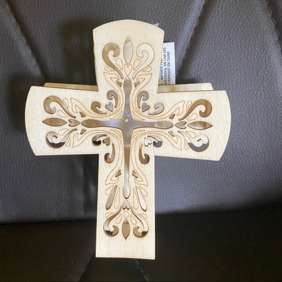 Darling Wood cross Light Up NO PLUG in required NWT - Picture 2 of 10